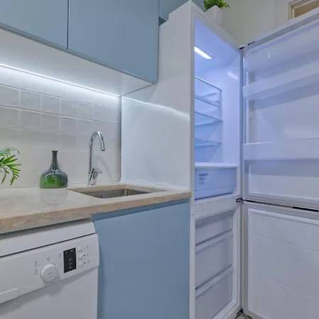 New Flat And Лиссабон