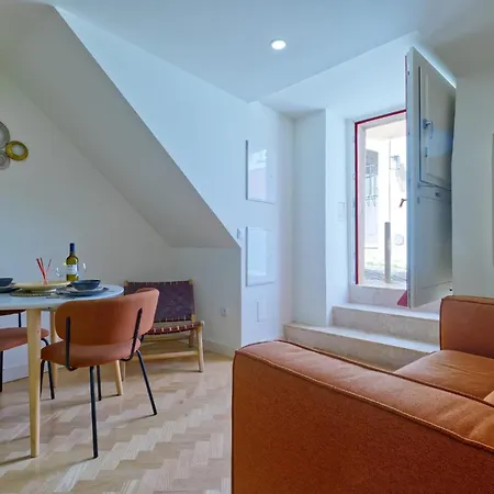 Beautiful Flat - Bairro Alto Lisbon Daire