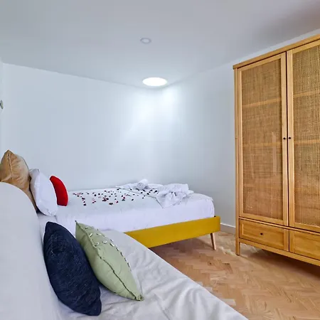 New Flat And * Lisbon